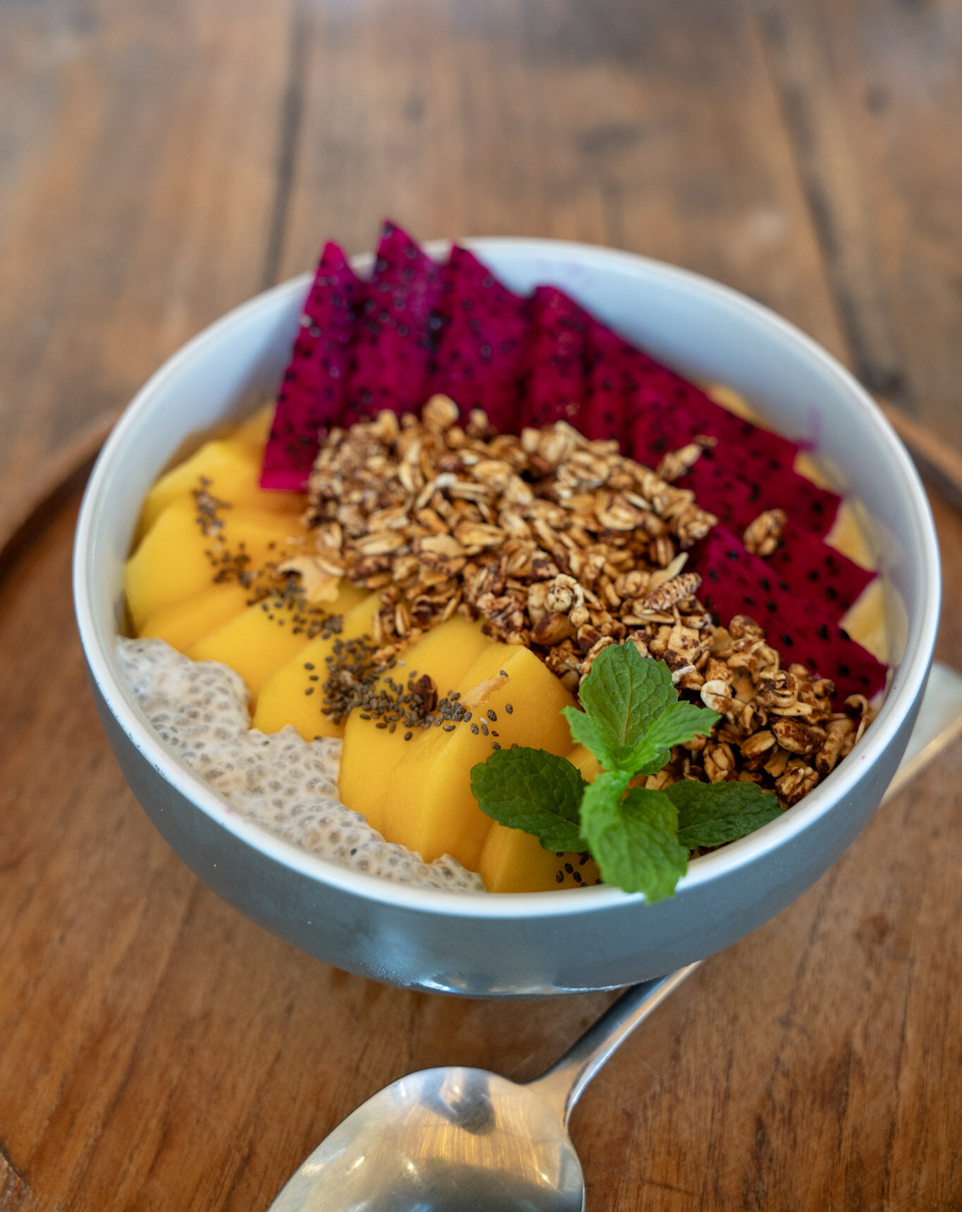 Smoothie bowl with fresh fruit